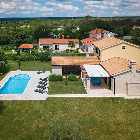 Holiday home Anita Hrboki